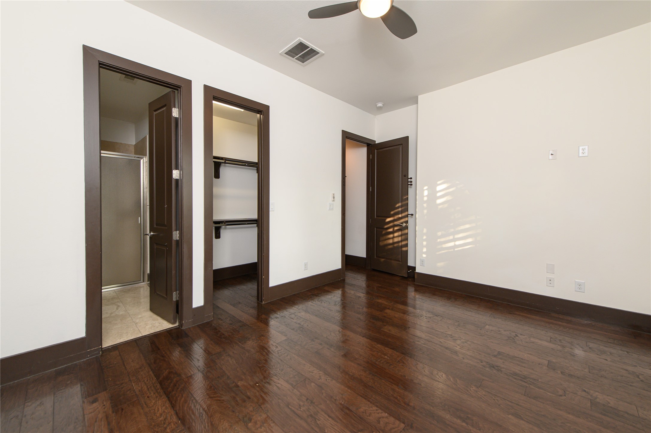 30 Freestone Stream Place Spring, TX 77389 - Photo 41 of 43 BEDROOM 5 WITH BATHROOM AND CLOSET