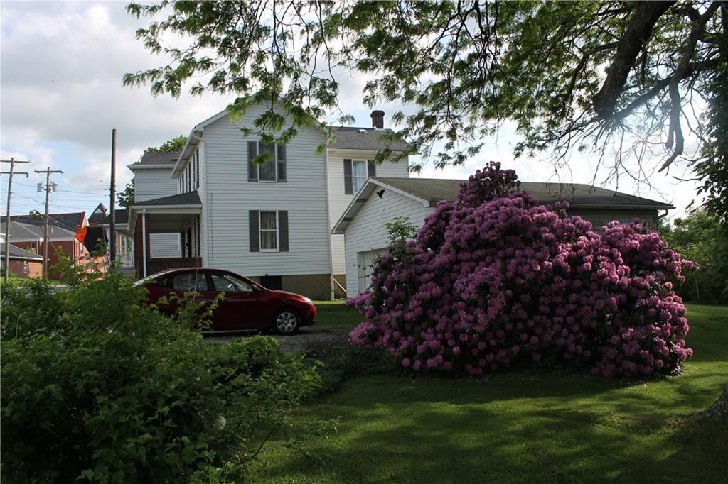 11 Braddock Rd Avenue Mount Pleasant, PA 15666 - Photo 2 of 10 yard