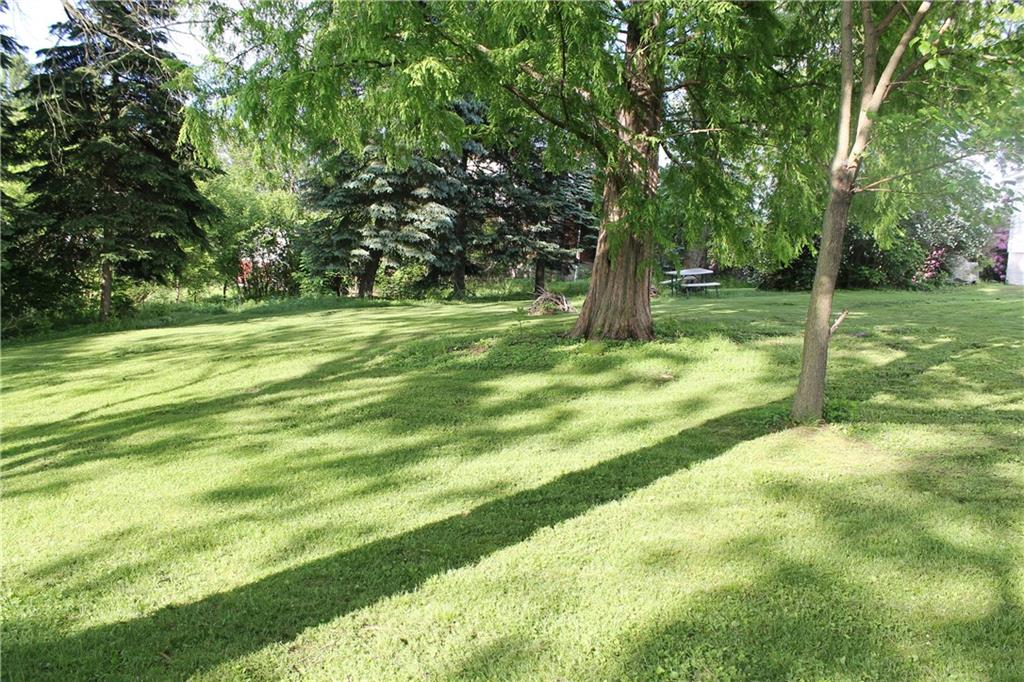 11 Braddock Rd Avenue Mount Pleasant, PA 15666 - Photo 6 of 10 back yard