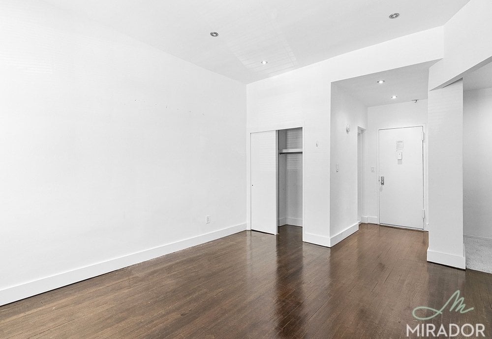425 East 74th Street, Unit 2B Manhattan, NY 10021 - Photo 3 of 4