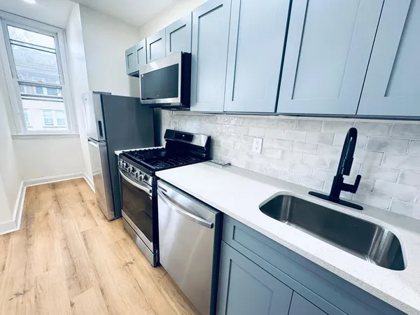 $2,500 | 84 Waverly Street, Unit 1, Jersey City, NJ 07306
