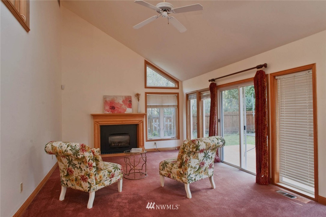 4013 Grove Road Northwest Olympia, WA 98502 - Photo 5 of 17 Gallery Image 5