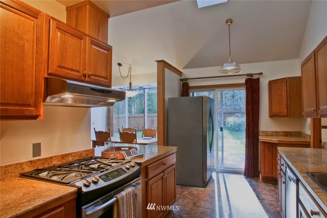 4013 Grove Road Northwest Olympia, WA 98502 - Photo 7 of 17 Gallery Image 7