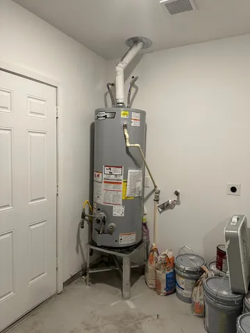 a view of a room with an empty space