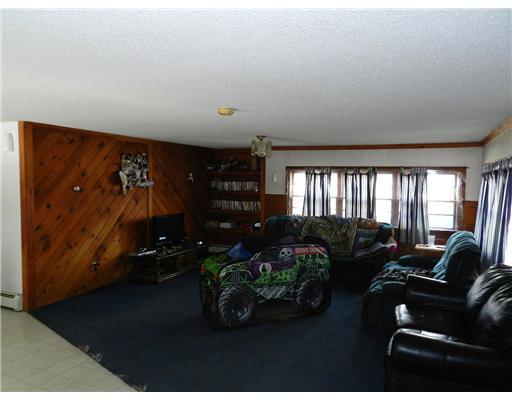 426 Hartland Road St. Albans, ME 04971 - Photo 8 of 10 Living Room.