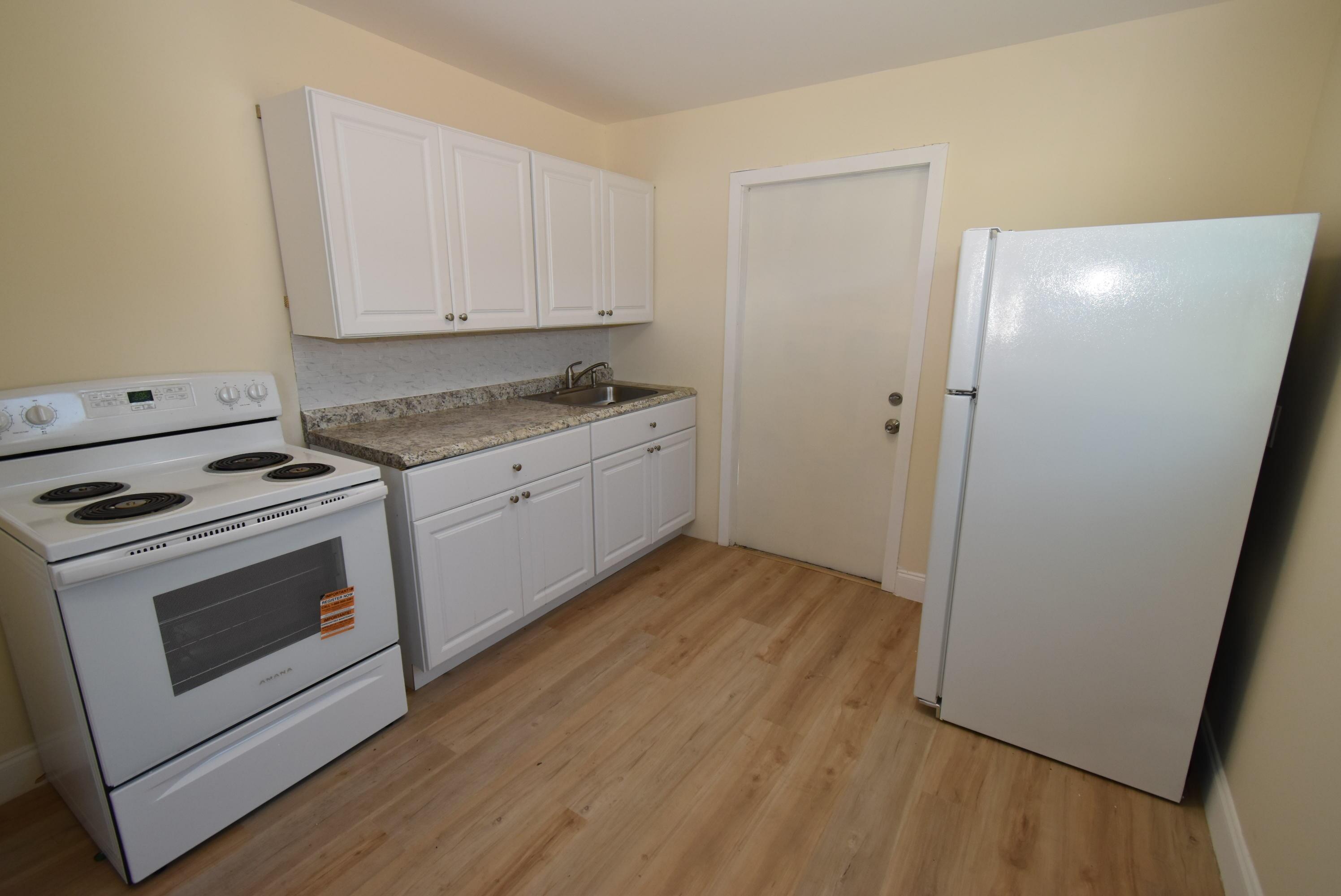 514 North 27th Street, Unit C Fort Pierce, FL 34947 - Photo 4 of 11 2 Kitchen A