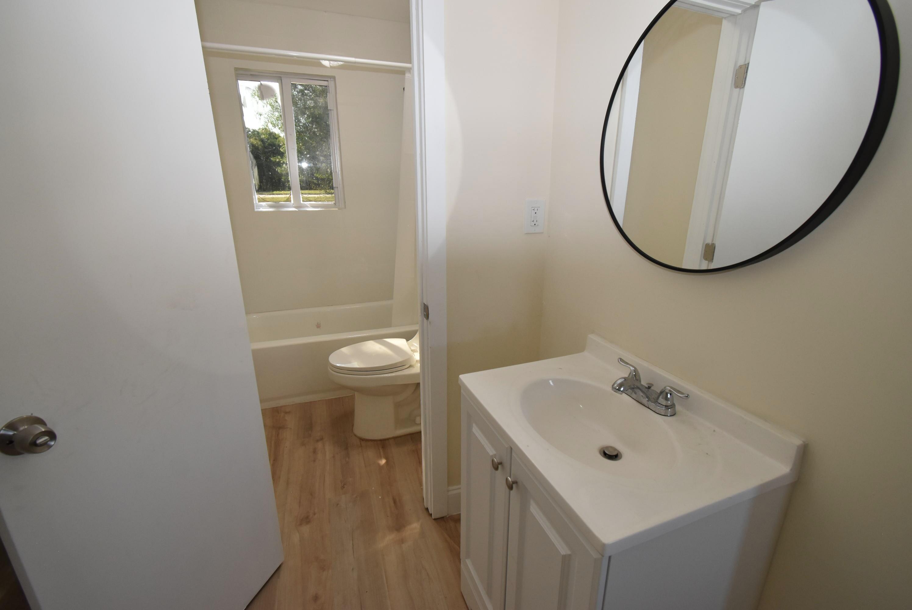 514 North 27th Street, Unit C Fort Pierce, FL 34947 - Photo 9 of 11 4 Bathroom 2