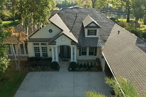 a view of big yard in front of house