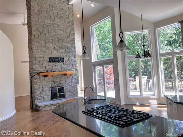 5930 Ronnoco Road Rochester, MI 48306 - Photo 7 of 67 7.JPG