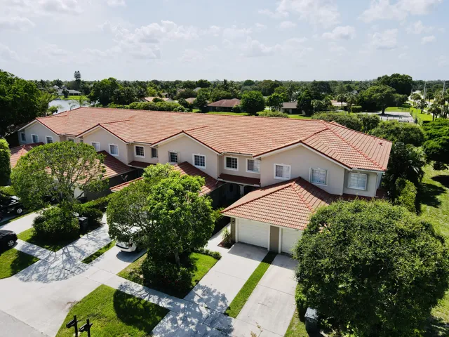 $300,000 | 12760 Westhampton Circle, Wellington, FL 33414