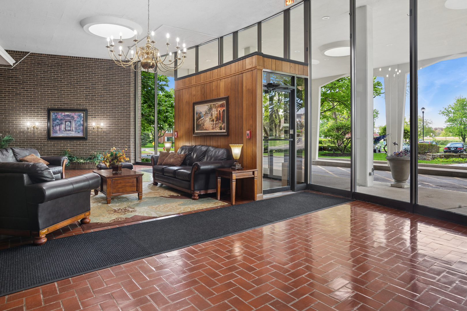 20 North Tower Road, Unit 9C Oak Brook, IL 60523 - Photo 3 of 20