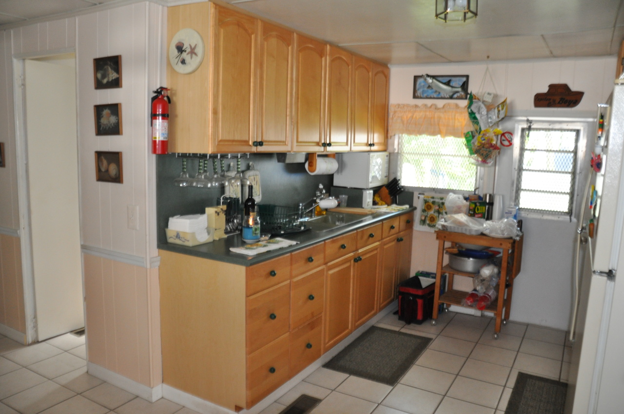 19 Swallow Road Key Largo, FL 33037 - Photo 13 of 15 Kitchen View 1