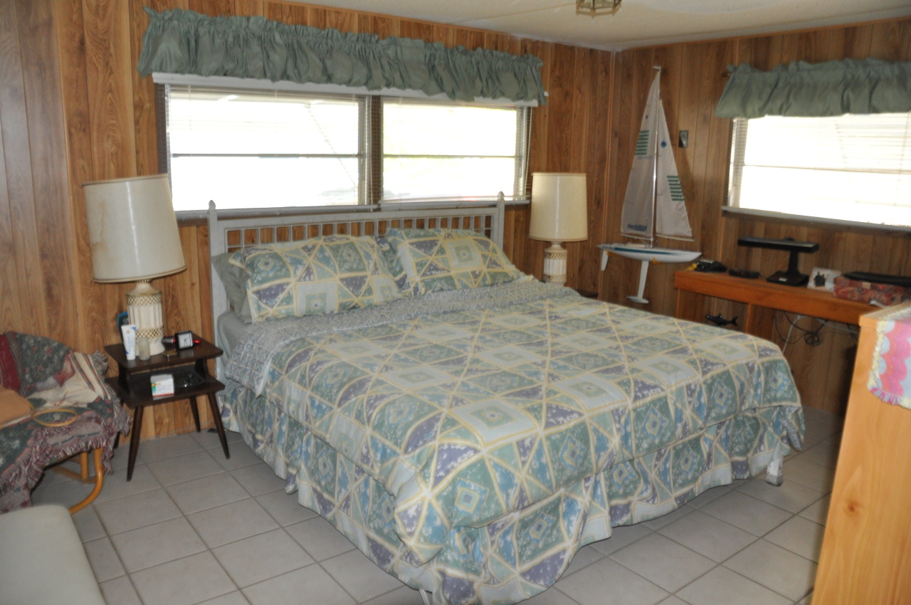 19 Swallow Road Key Largo, FL 33037 - Photo 10 of 15 Master Bedroom