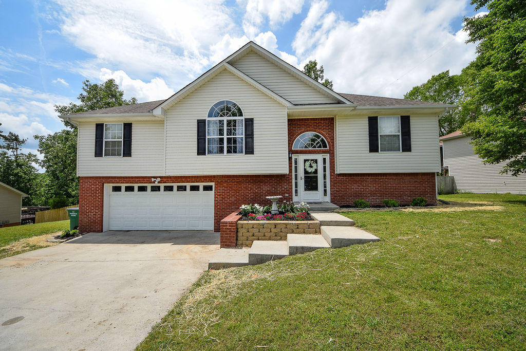 10142 Fielding Road Ooltewah, TN 37363 - Photo 3 of 39 DSC_2017