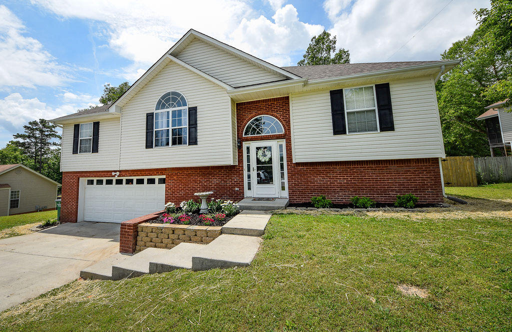 10142 Fielding Road Ooltewah, TN 37363 - Photo 4 of 39 DSC_2019