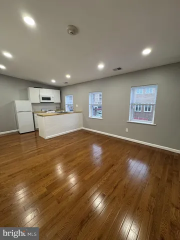 $1,500 | 146-48 South Street, Philadelphia, PA 19147