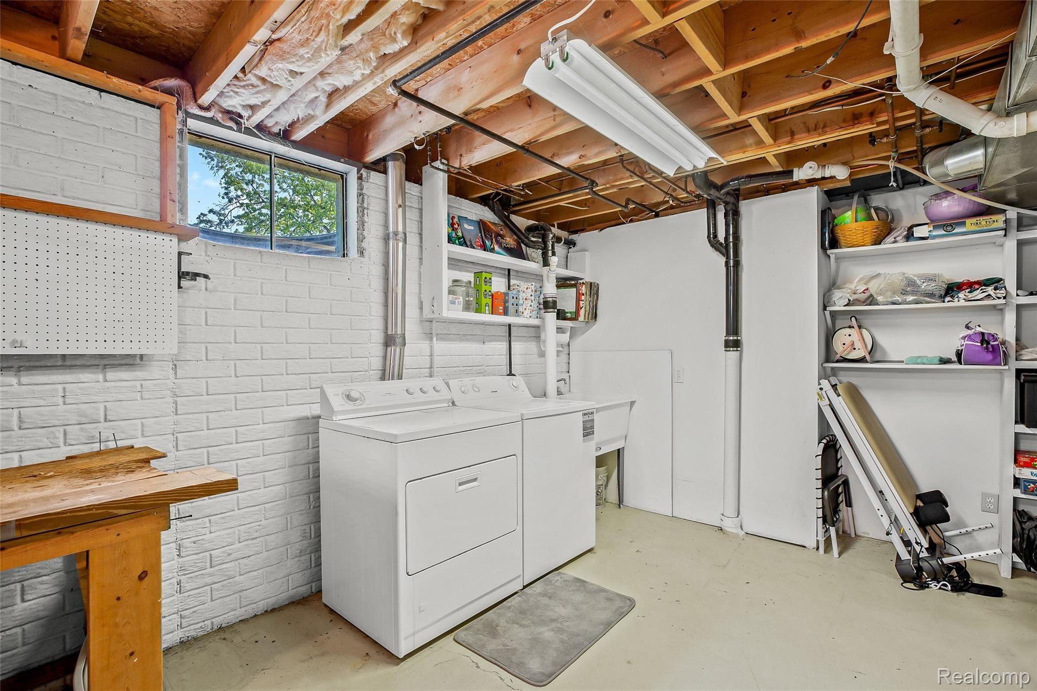 728 Riverside Drive Linden, MI 48451 - Photo 28 of 51 38.Laundry