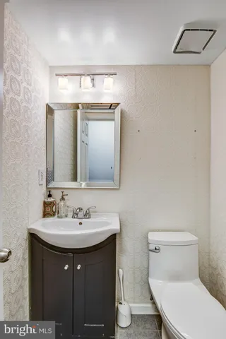 $639,900 | 10344 Granite Creek Lane, Oakton, VA 22124