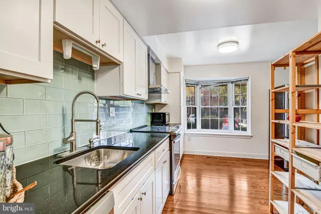 $639,900 | 10344 Granite Creek Lane, Oakton, VA 22124