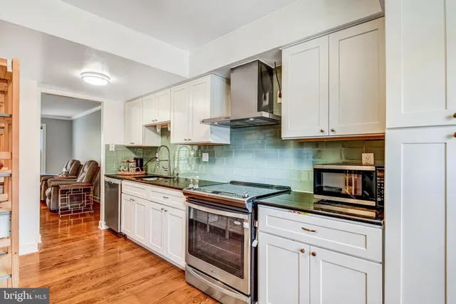 $639,900 | 10344 Granite Creek Lane, Oakton, VA 22124