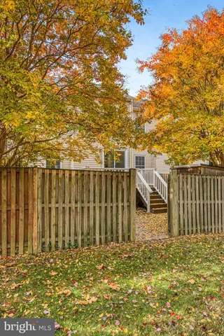 $639,900 | 10344 Granite Creek Lane, Oakton, VA 22124