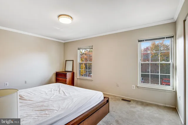 $639,900 | 10344 Granite Creek Lane, Oakton, VA 22124