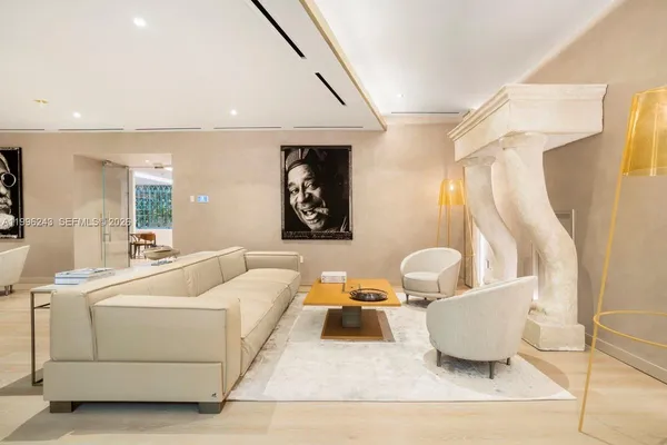 $9,250 | 1000 Brickell Plaza, Unit 2701, Miami, FL 33131