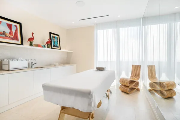 $9,250 | 1000 Brickell Plaza, Unit 2701, Miami, FL 33131