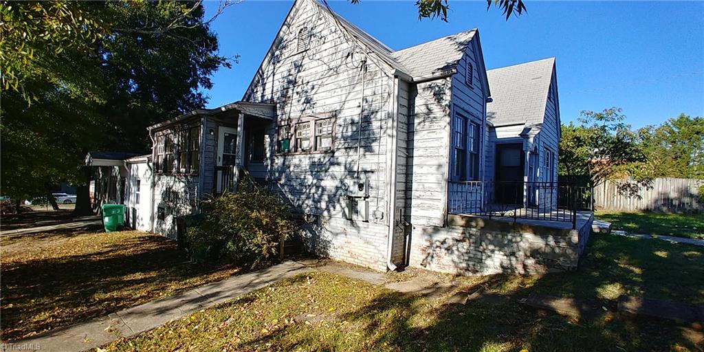 810 West English Road High Point, NC 27262 - Photo 12 of 50 Front Left Corner