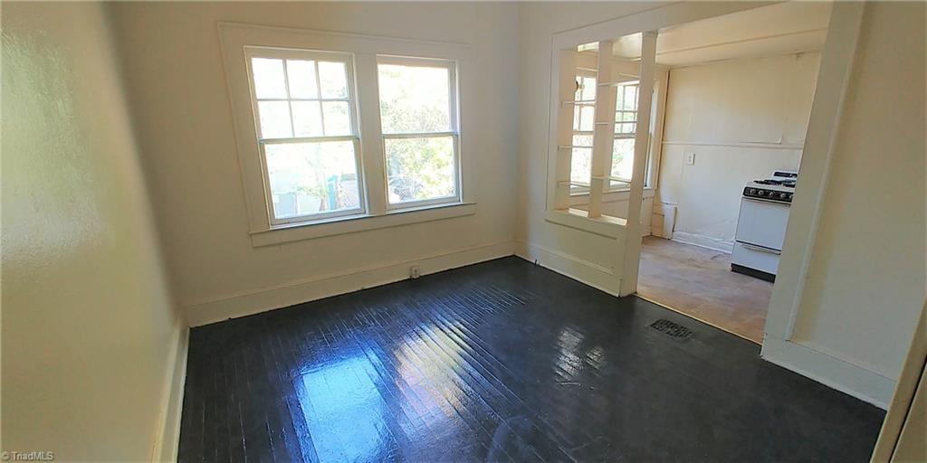 810 West English Road High Point, NC 27262 - Photo 25 of 50 810-B living room