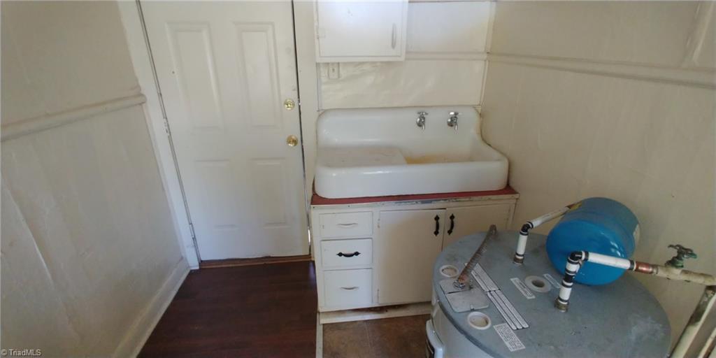 810 West English Road High Point, NC 27262 - Photo 27 of 50 810-B kitchen