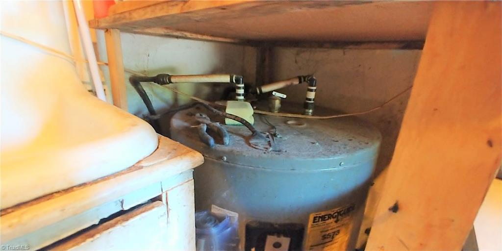 810 West English Road High Point, NC 27262 - Photo 49 of 50 204 Venable hot water heater