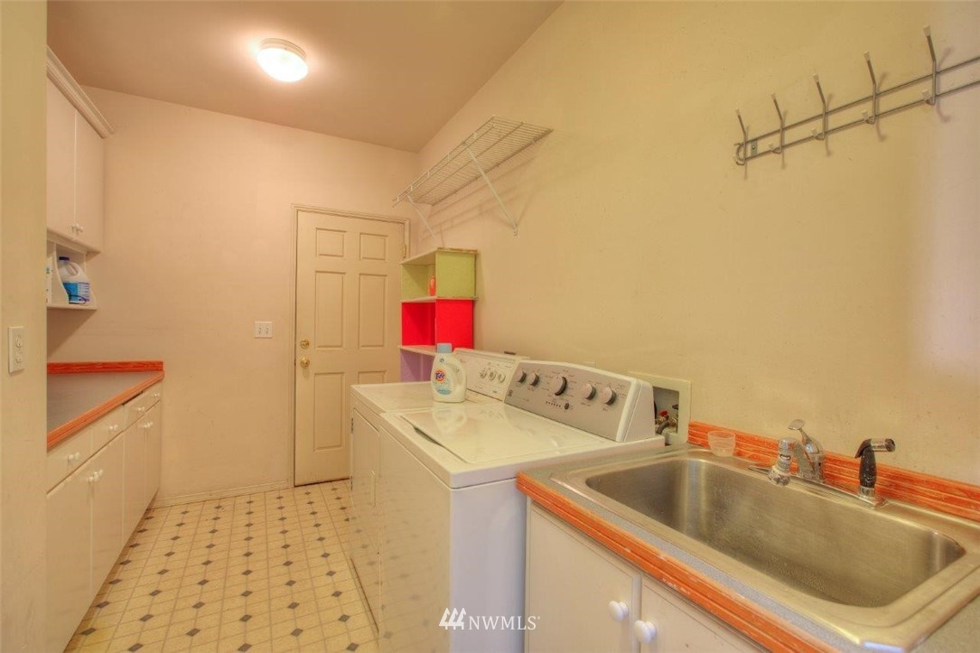 18835 106th Avenue Southeast Renton, WA 98055 - Photo 22 of 28 Gallery Image 22