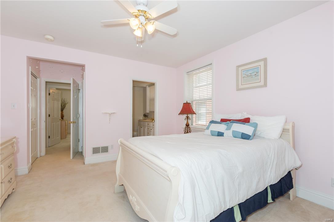 7538 Wydown Boulevard, Unit 1A St. Louis, MO 63105 - Photo 13 of 17