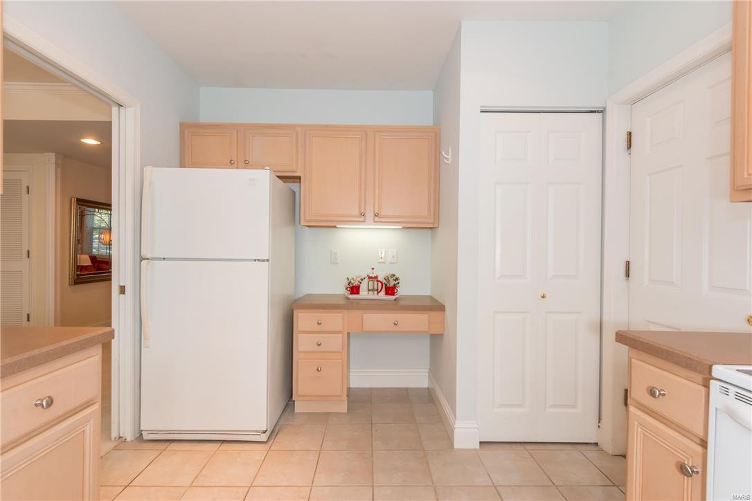 7538 Wydown Boulevard, Unit 1A St. Louis, MO 63105 - Photo 10 of 17