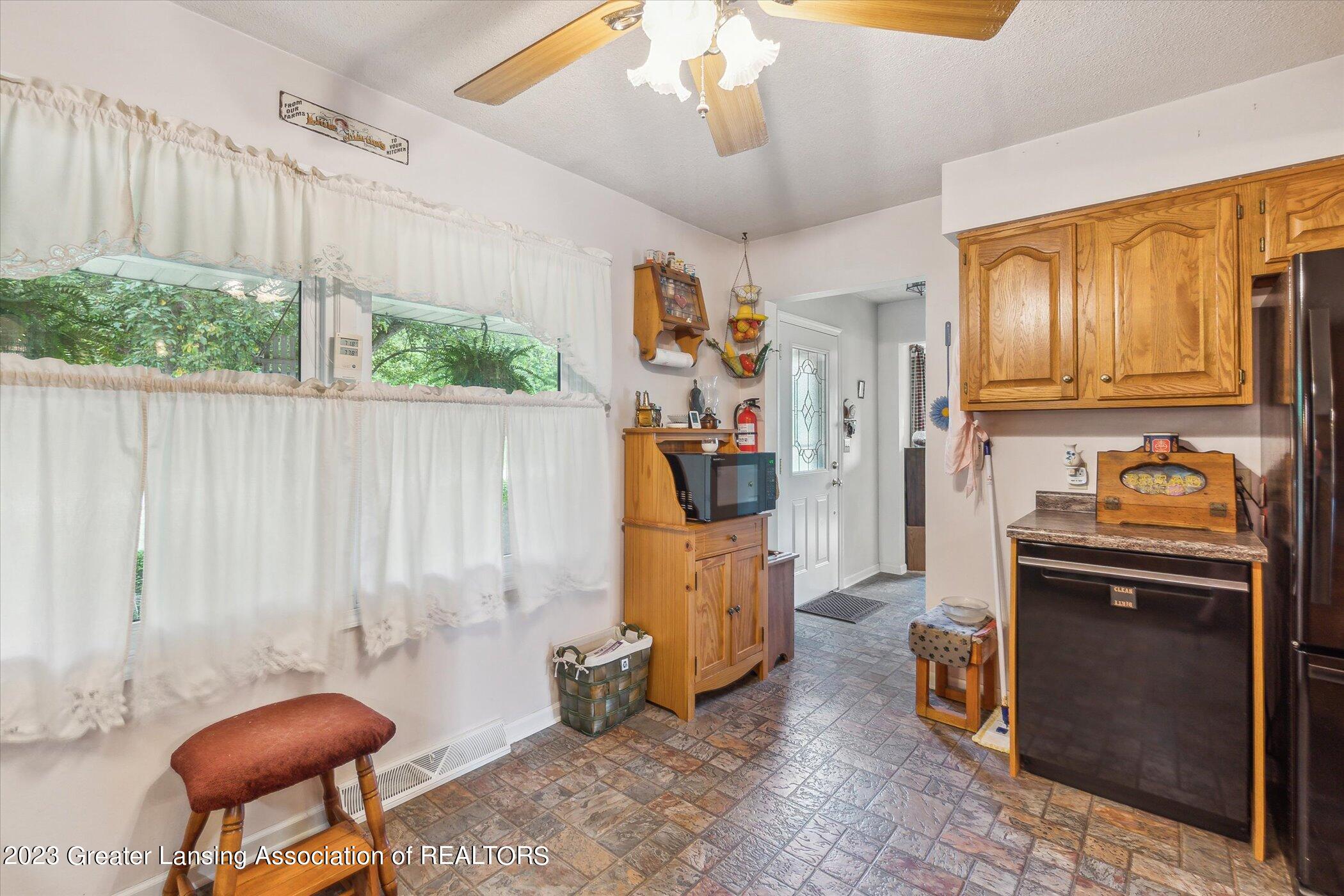 1238 Otto Road Charlotte, MI 48813 - Photo 9 of 46 17-1238-Otto-Rd-Charlotte-MI-48813-Windo