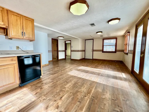 $182,000 | 20062 North Shore Lane, West Frankfort, IL 62896