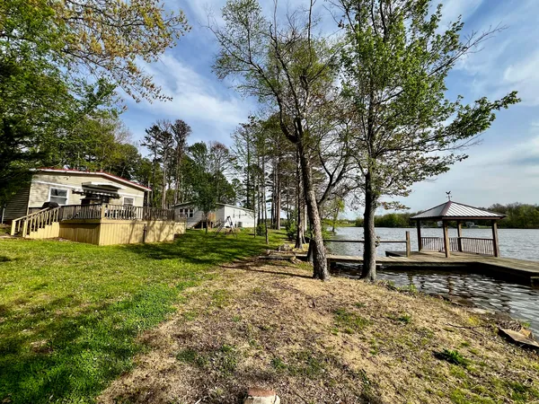 $182,000 | 20062 North Shore Lane, West Frankfort, IL 62896