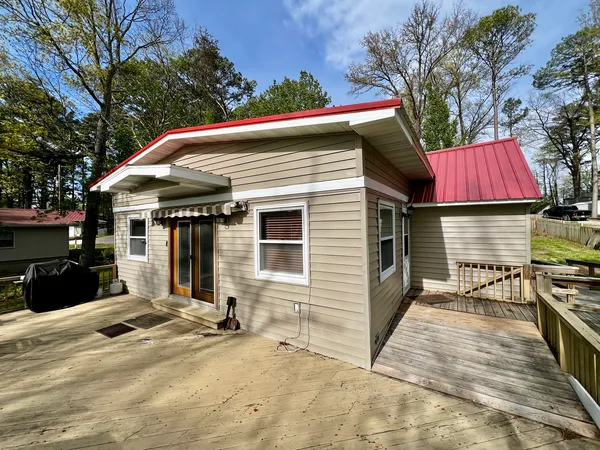 $182,000 | 20062 North Shore Lane, West Frankfort, IL 62896