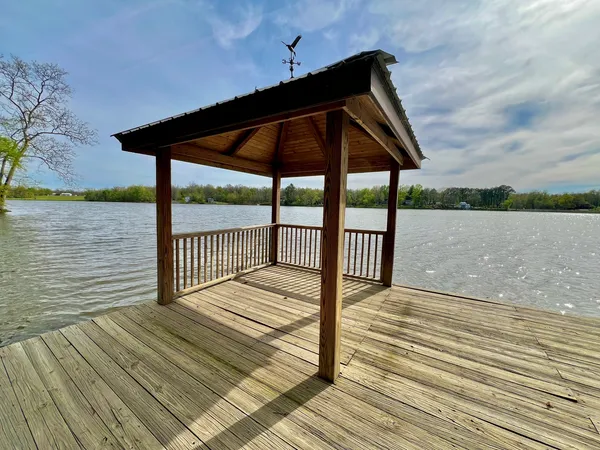 $182,000 | 20062 North Shore Lane, West Frankfort, IL 62896