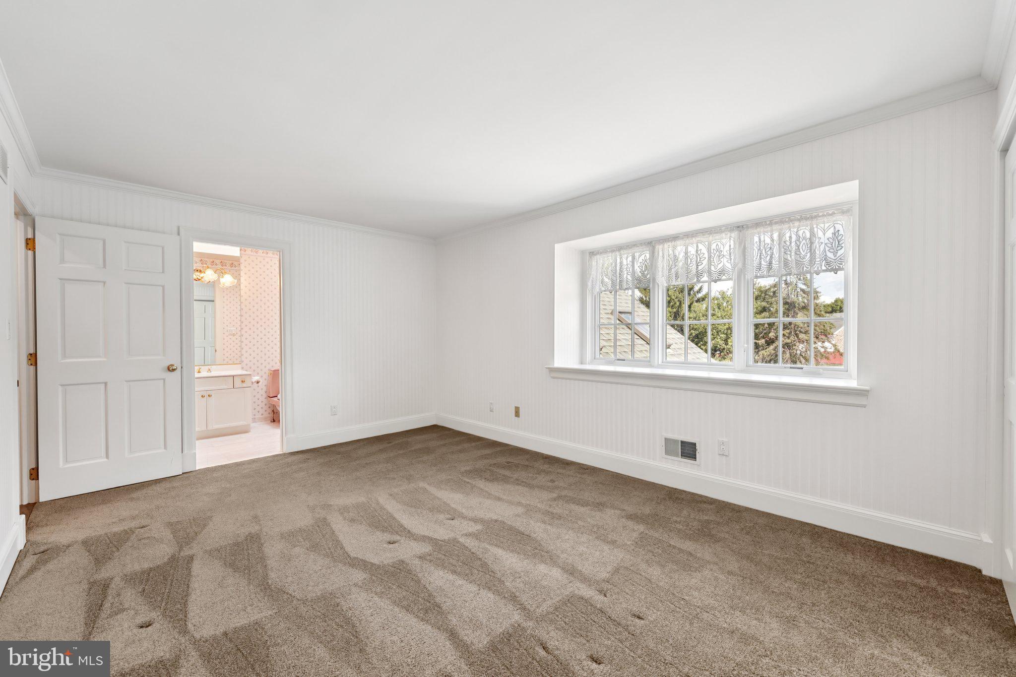 12 Paddock Drive New Hope, PA 18938 - Photo 27 of 42 an empty room with windows