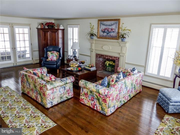 107 Timber Ridge Road Newtown, PA 18940 - Photo 4 of 25 Living Room