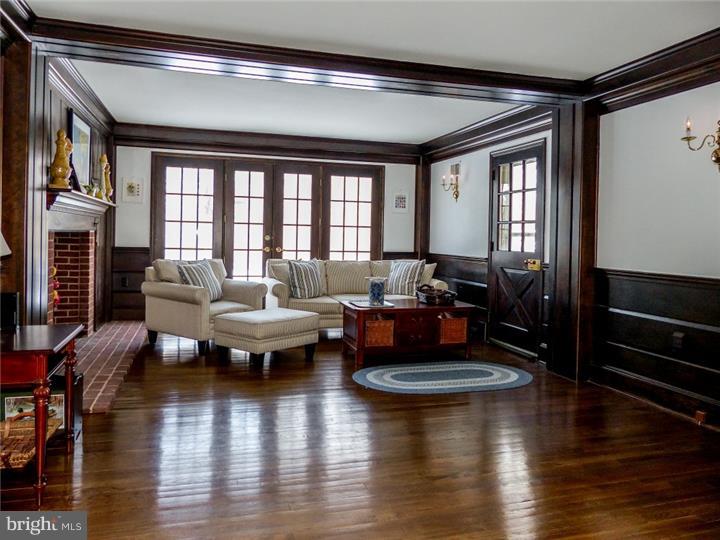 107 Timber Ridge Road Newtown, PA 18940 - Photo 7 of 25 Family Room