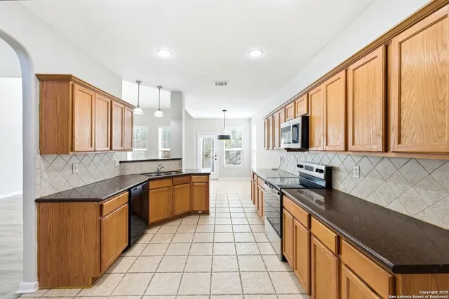 $2,195 | 24103 Mountain Cloud, San Antonio, TX 78258