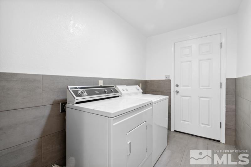 1635 Alamo Street Reno, NV 89503 - Photo 17 of 23 a utility room with dryer and washer