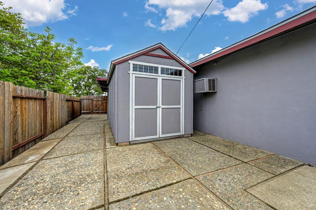 5429 Rambler Way Sacramento, CA 95841 - Photo 23 of 35