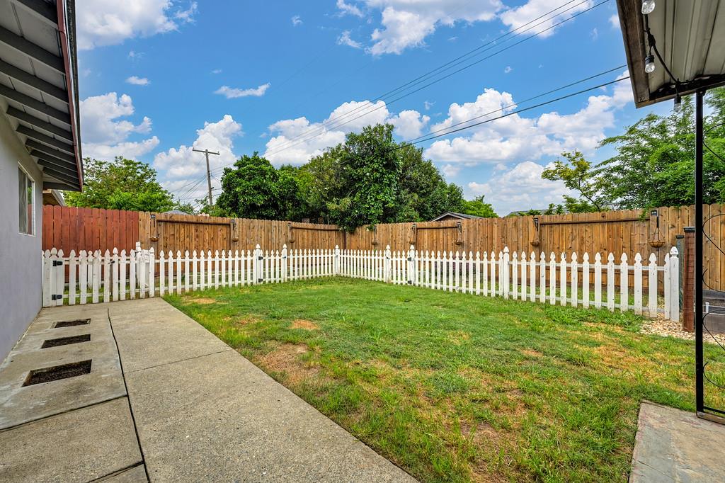 5429 Rambler Way Sacramento, CA 95841 - Photo 28 of 35