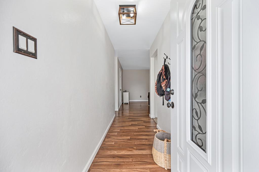 5429 Rambler Way Sacramento, CA 95841 - Photo 4 of 35