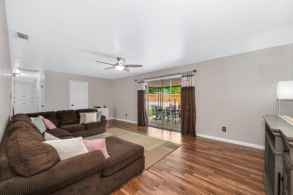 5429 Rambler Way Sacramento, CA 95841 - Photo 10 of 35