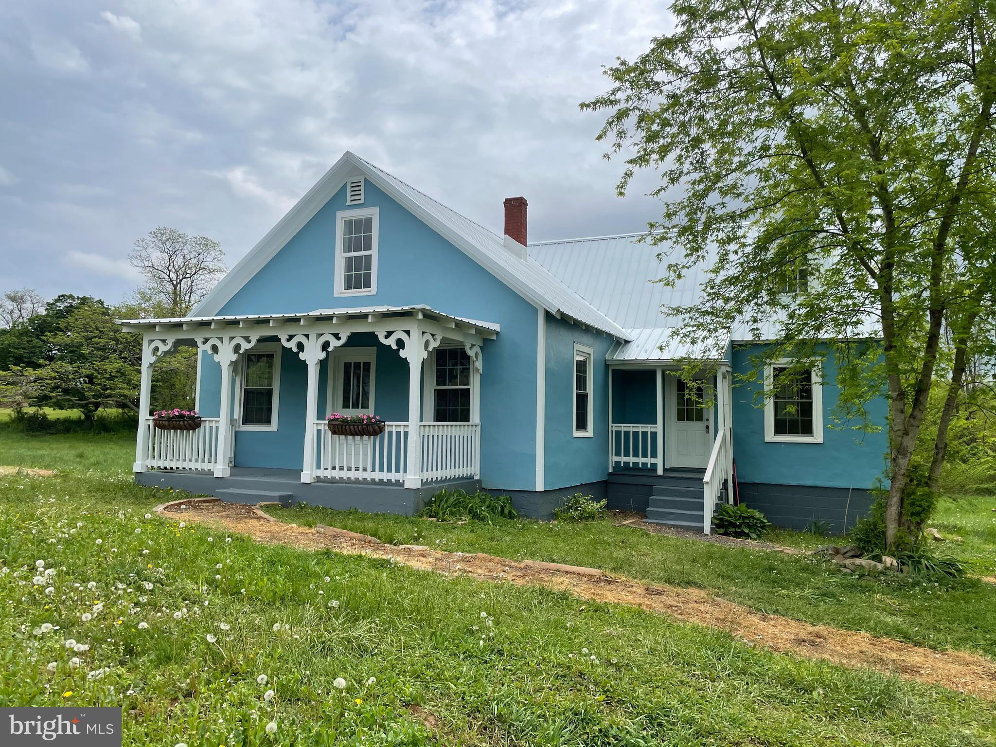 920 Fodderstack Road Flint Hill, VA 22627 - Photo 1 of 18 A country cottage